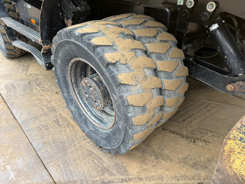 Excavator Caterpillar MF