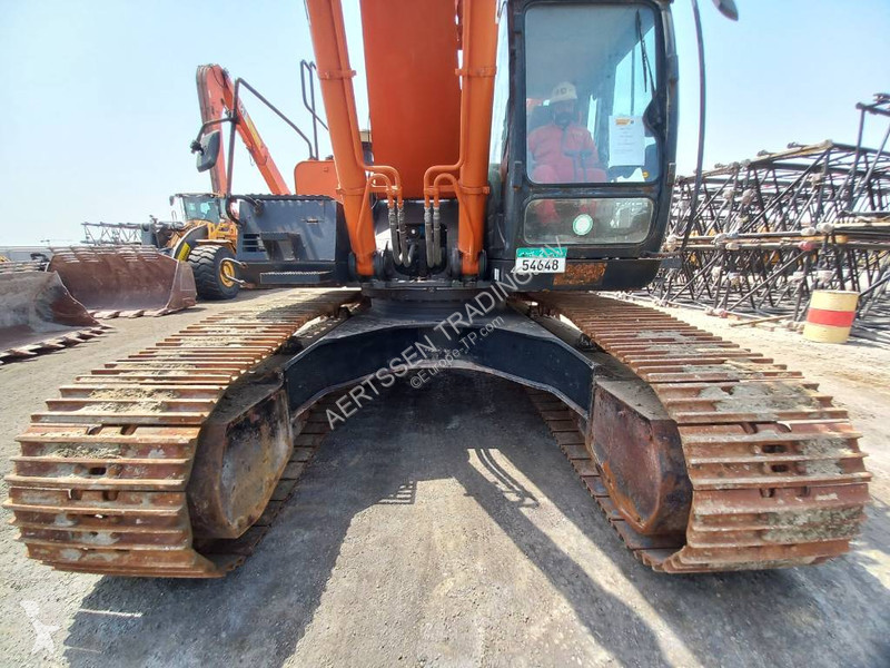 Excavator Hitachi -5G (Abu Dhabi)