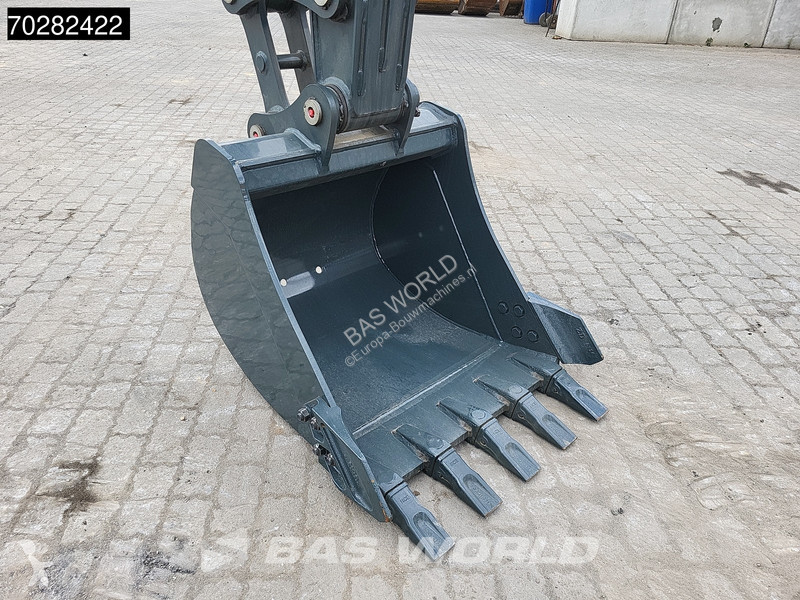 Excavator Hyundai HX80 N A/C - NEW UNUSED