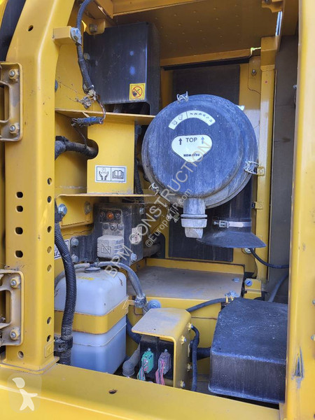 Escavatore Komatsu -11