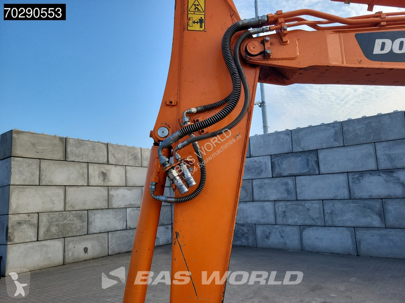 Escavadora Doosan DX63-3