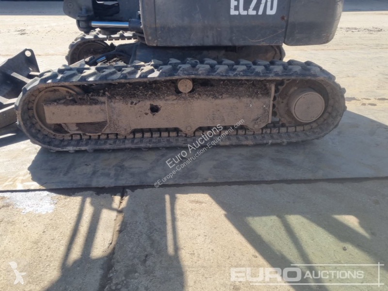 جرافة Volvo EC27D