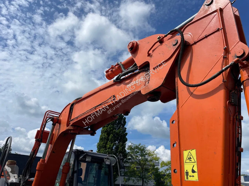 Excavadora Hitachi -3