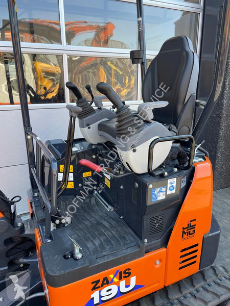 Escavadora Hitachi ZX19-6