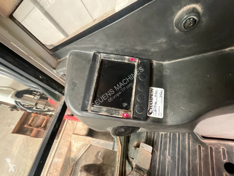 Escavadora Takeuchi
