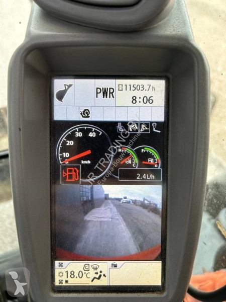 Lopatový nakládač Hitachi ZX220W-5B