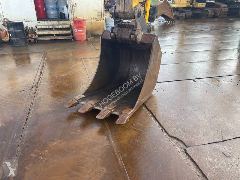 Excavator JCB
