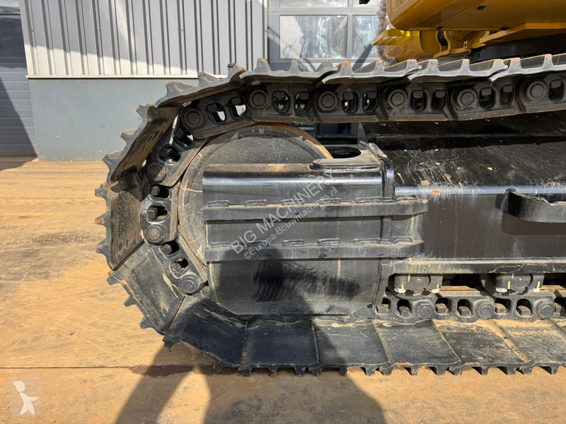 Excavadora Caterpillar 3