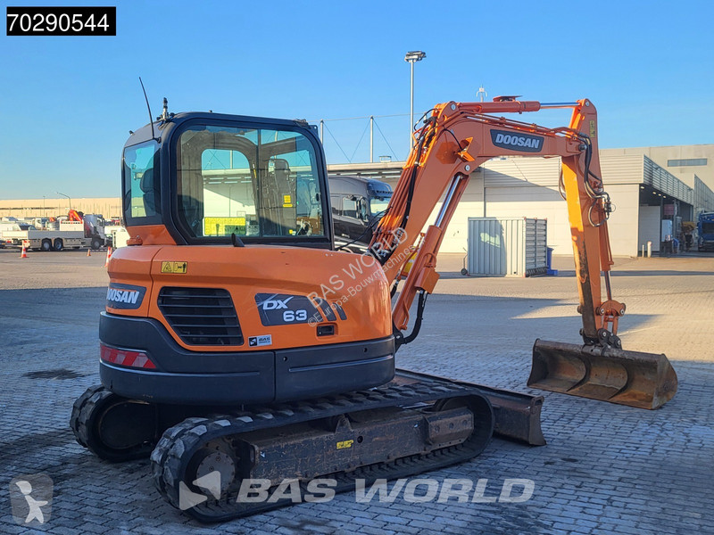Escavadora Doosan DX63-3