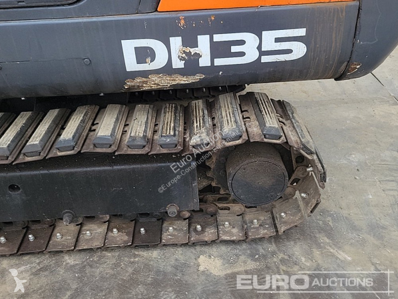 Escavadora Doosan DH35