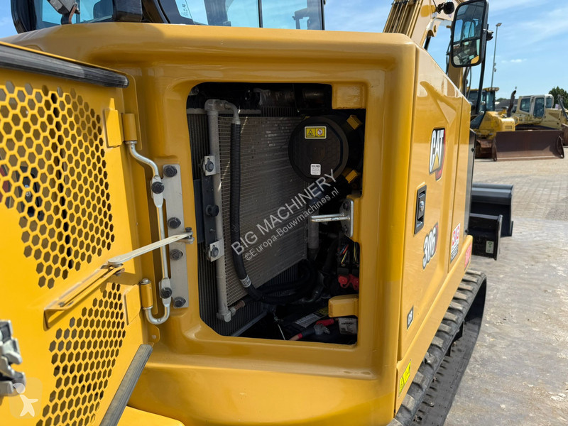 Excavator Caterpillar R