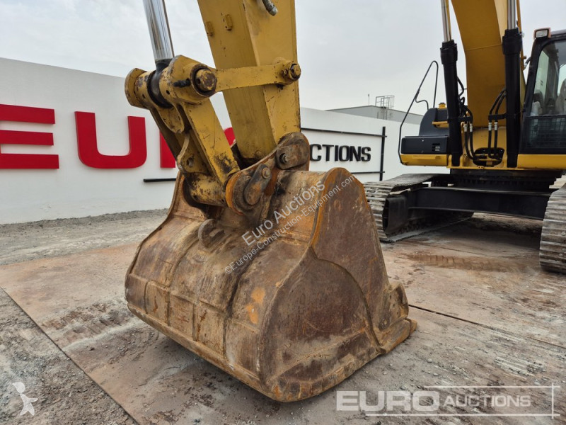 Escavatore Caterpillar 2
