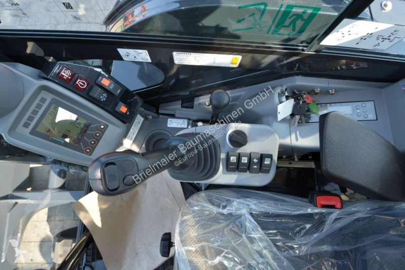 Escavadora Hitachi ZX 65 USB-6