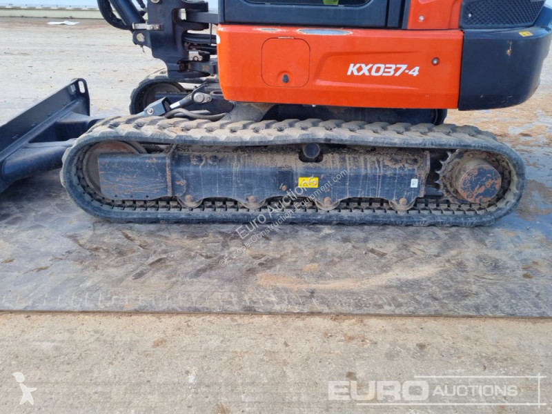Lopatový nakládač Kubota KX037-4