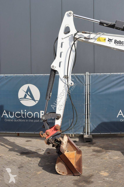 جرافة Bobcat E55
