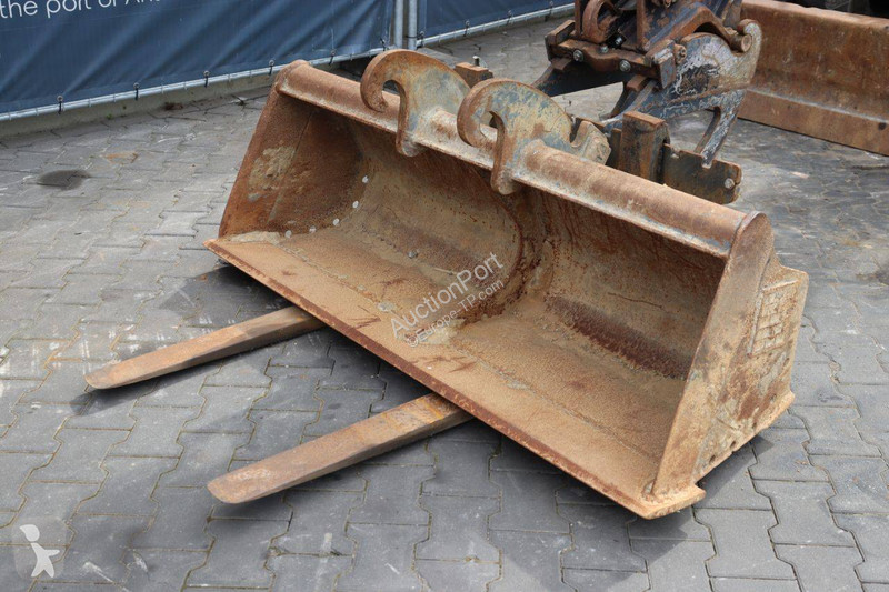Excavator Komatsu PW118MR-11