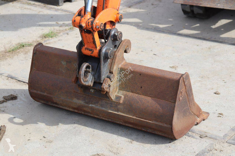 Escavatore Hitachi ZX17U