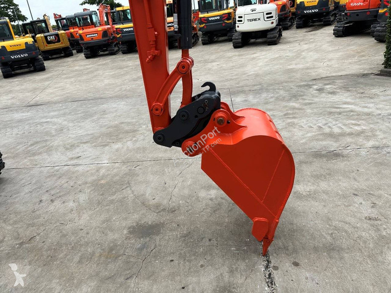 Escavatore Kubota KX155-5