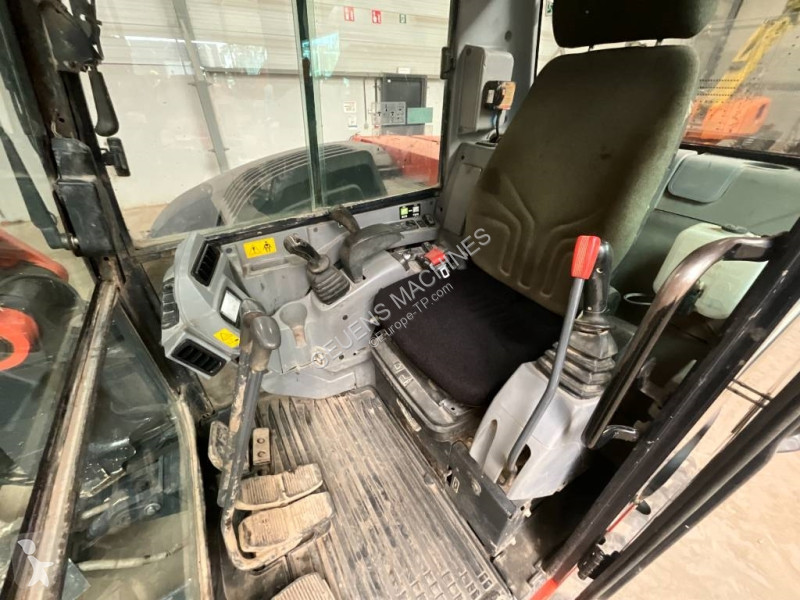 Escavadora Kubota KX 080-4