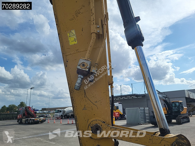 Excavator Caterpillar L