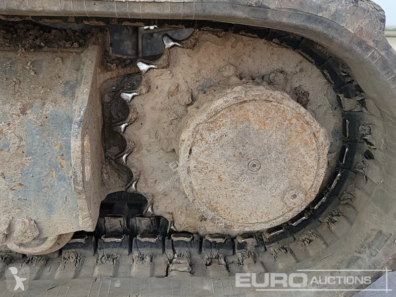 Escavadora Takeuchi TB240