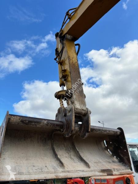 جرافة Komatsu 78MR6