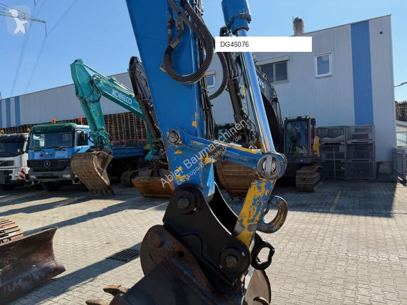Excavator New Holland Kobelco E235 BSR-2...