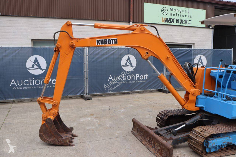 Excavadora Kubota KH-033