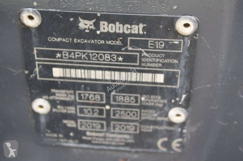 جرافة Bobcat E19