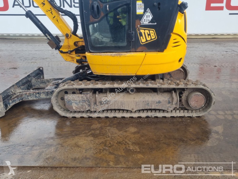 Lopatový nakládač JCB