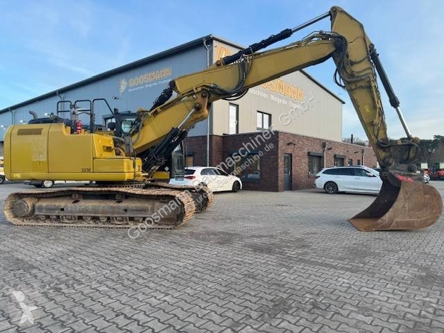 Lopatový nakládač Caterpillar