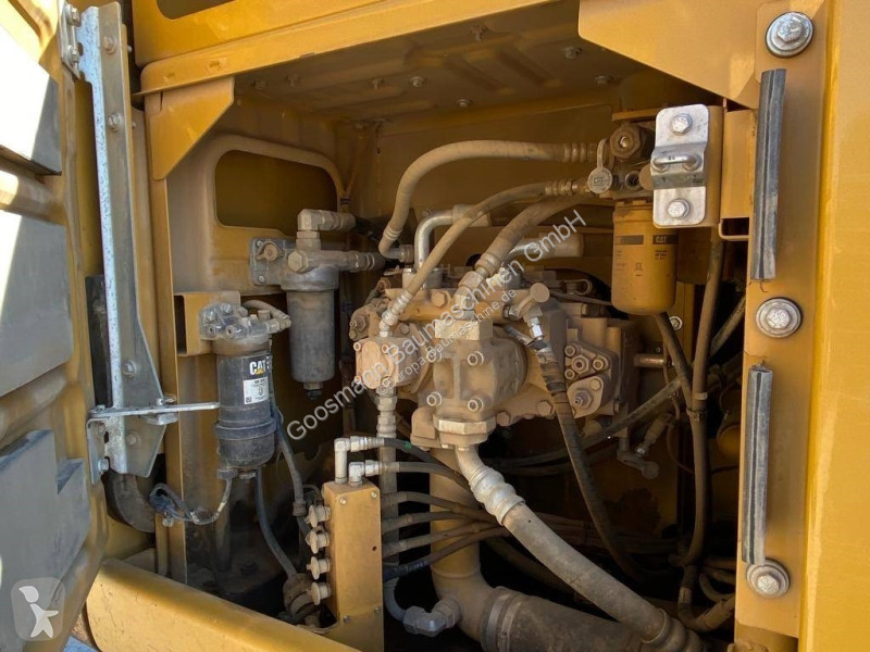 Rýpadlo Caterpillar 323 E