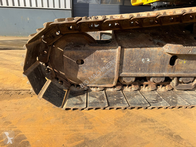 جرافة Komatsu