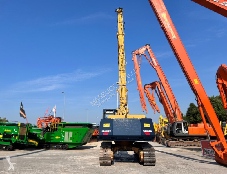 جرافة Komatsu 0-LC