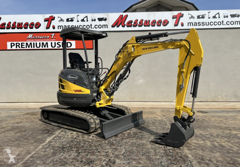 Escavatore New Holland E29B