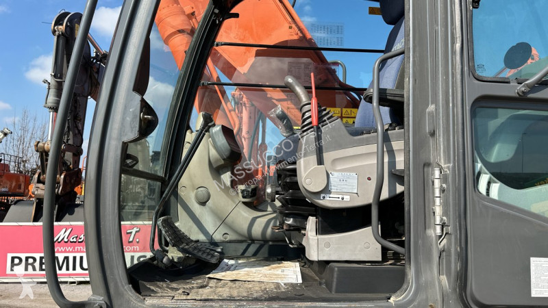 Rýpadlo Hitachi