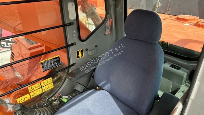 Rýpadlo Hitachi
