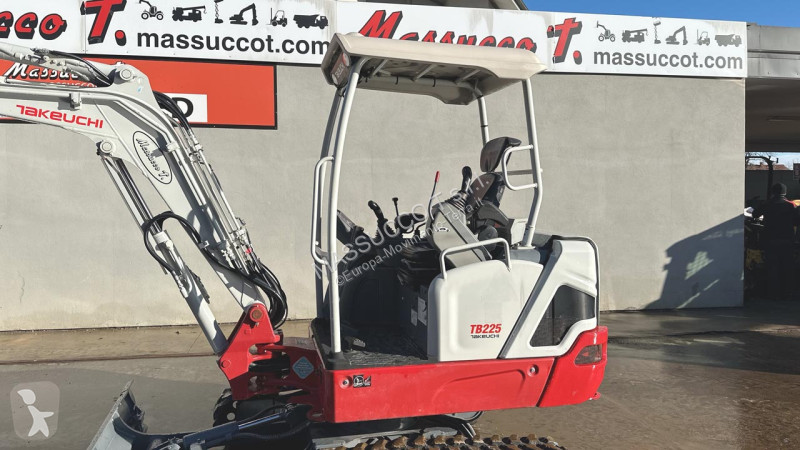 Rýpadlo Takeuchi TB225