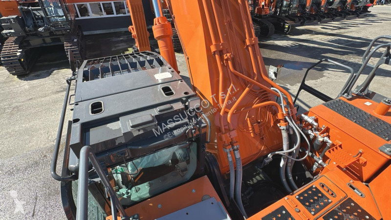 Escavatore Hitachi ZX690LCH-7