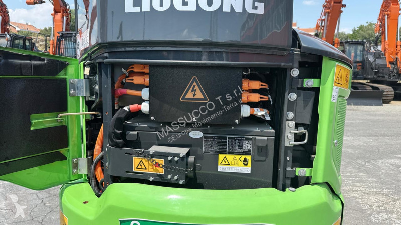 Rýpadlo LiuGong 9027FE