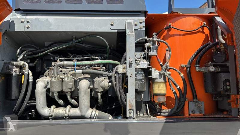 Rýpadlo Hitachi T-6