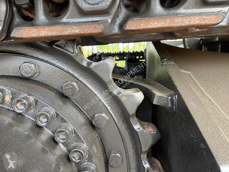 Rýpadlo Caterpillar UHD adjustable undercarriage