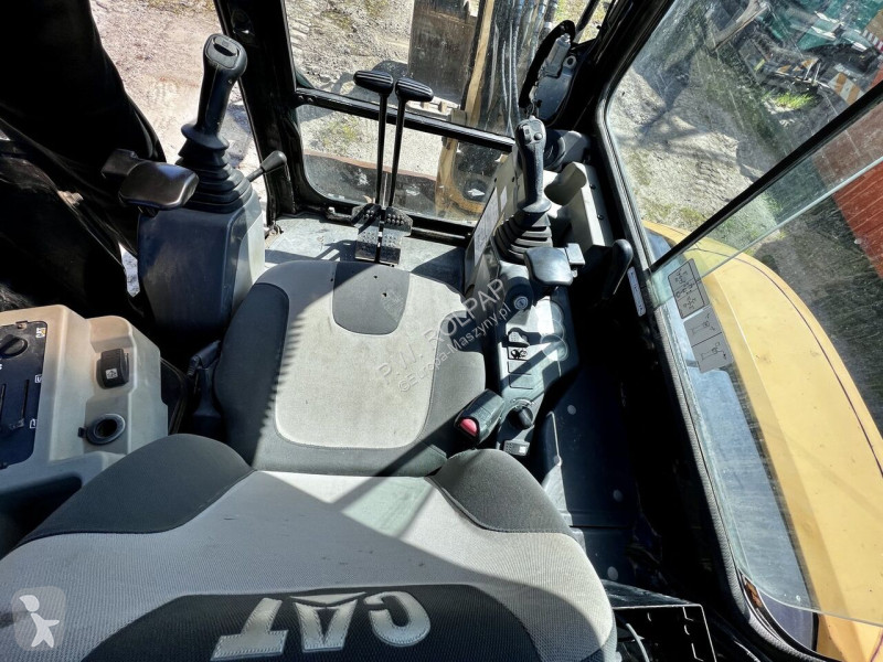 Lopatový nakládač Caterpillar CAT 304C