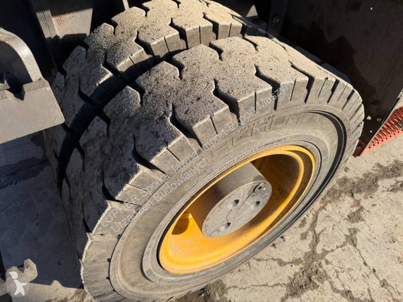 Lopatový nakládač Volvo EW240EMH