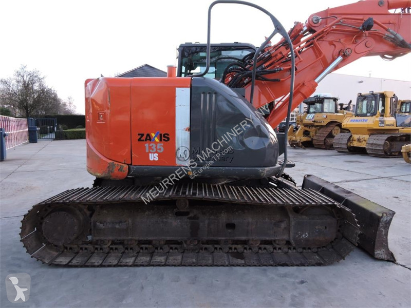 جرافة Hitachi ZX135