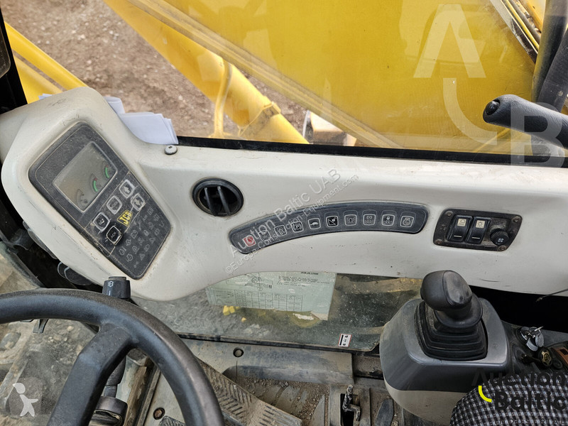 جرافة JCB