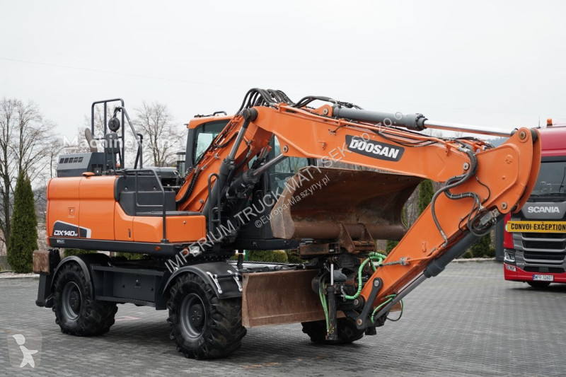 Lopatový nakládač Doosan 140W / KOPARKA KOŁOWA...