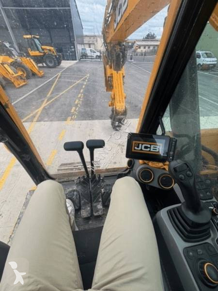 جرافة JCB 220X