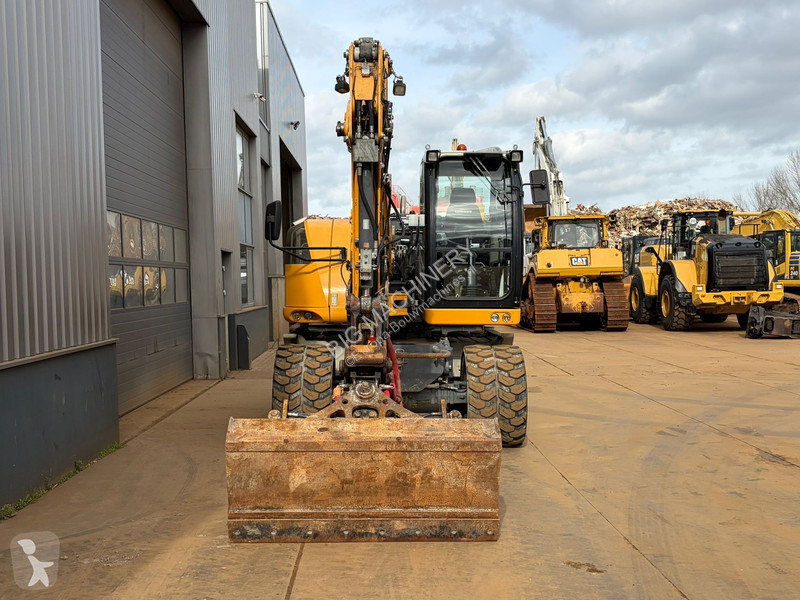 جرافة Liebherr Compact