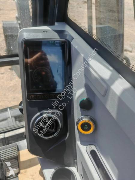 Lopatový nakládač Develon DX80D